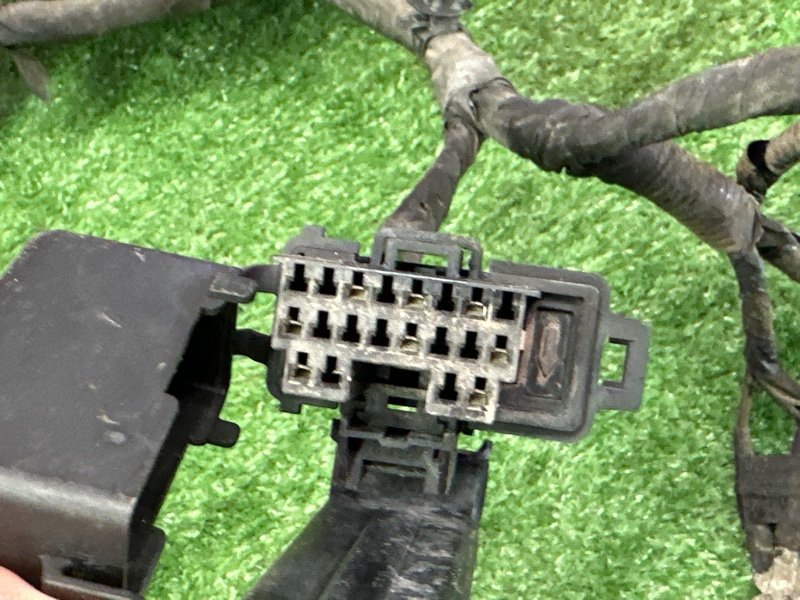 Проводка моторного отсека с блоком предохранителей Hyundai i30 2013