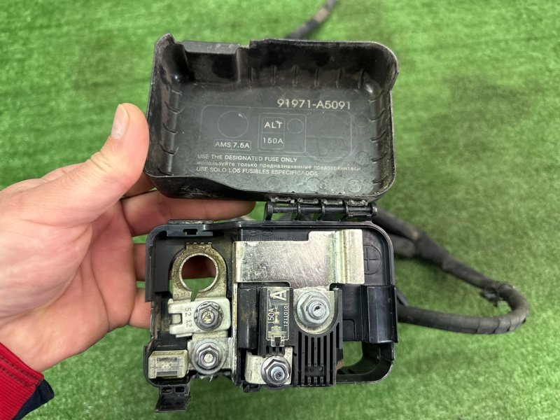 Клемма Аккумулятора Плюсовая Hyundai i30 2013