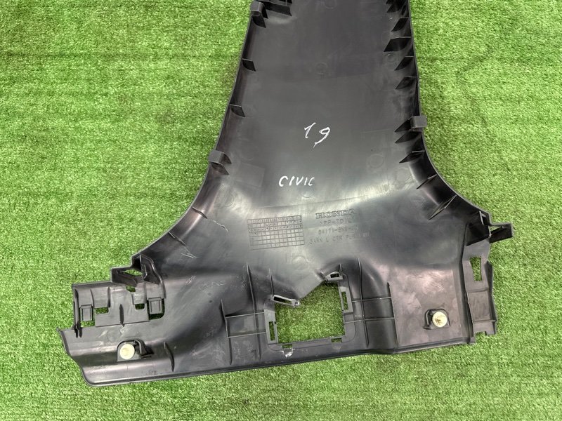 Накладка центральной стойки нижняя Honda Civic