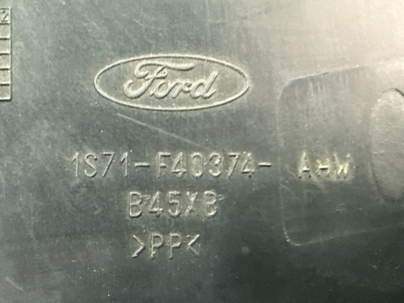 Накладка задней панели Ford Mondeo 3