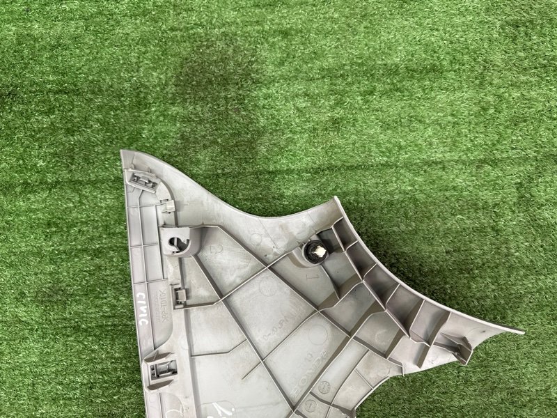 Накладка стойки кузова Honda Civic 4D