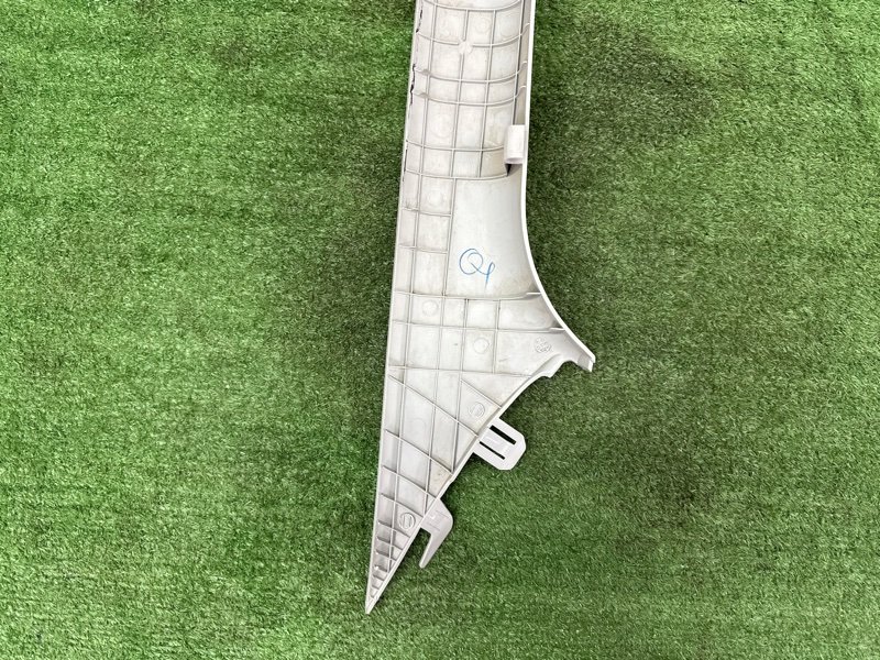 Накладка стойки лобового стекла Hyundai I20