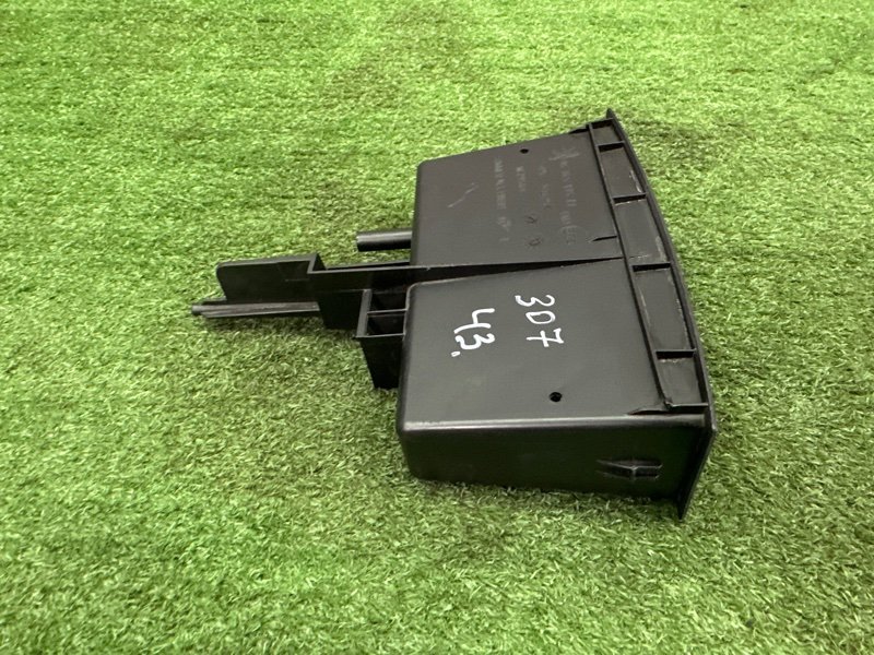 Ящик центральной консоли Peugeot 307