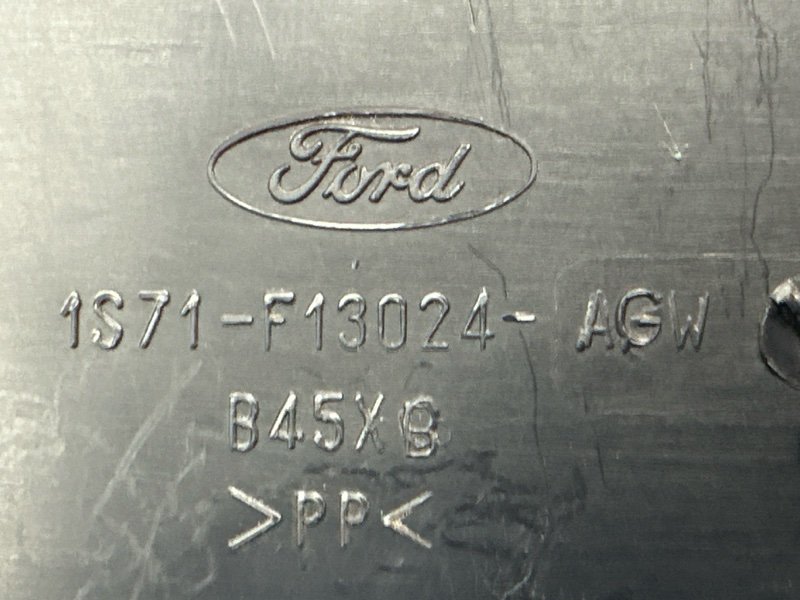 Обшивка багажника Ford Mondeo 3