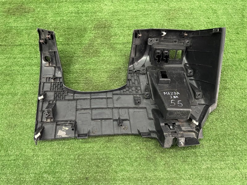 Накладка торпедо нижняя левая Mazda 3 BK