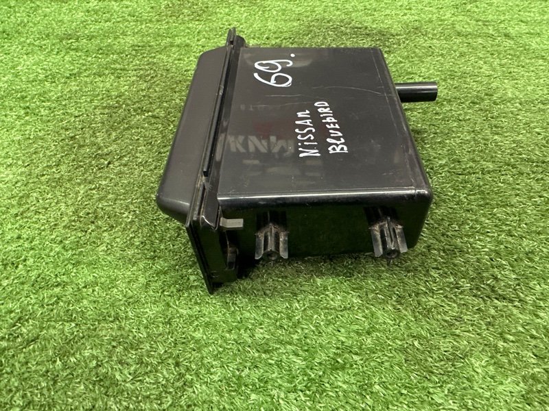 Ящик центральной консоли Nissan Bluebird Sylphy