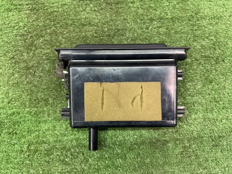 Ящик центральной консоли Nissan Bluebird Sylphy