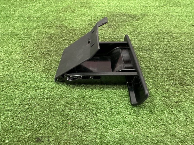 Пепельница Peugeot 307