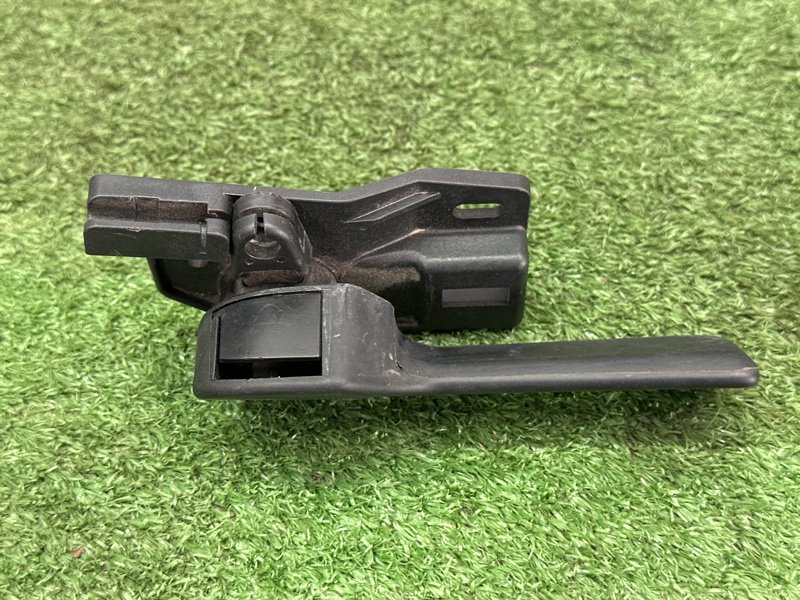 Ручка открывания капота Skoda Octavia A5