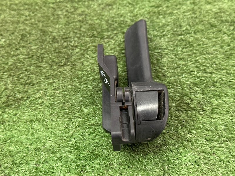 Ручка открывания капота Skoda Octavia A5