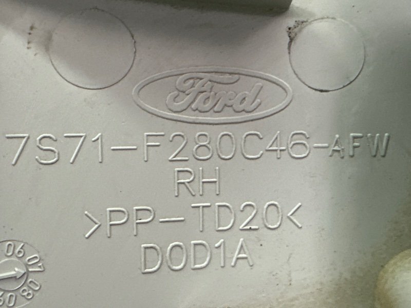 Накладка стойки кузова Ford Mondeo 4
