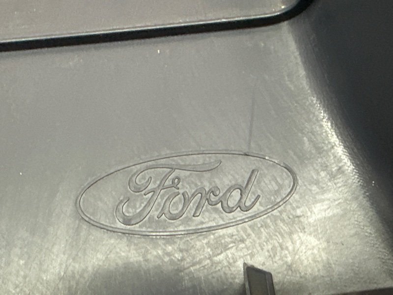 Накладка центральной стойки нижняя Ford Mondeo 4