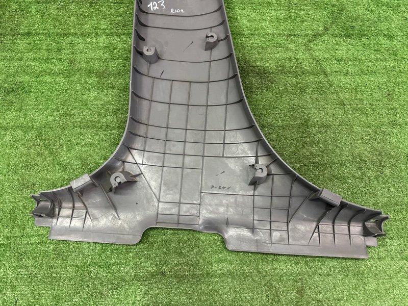 Накладка центральной стойки нижняя Kia Rio 2