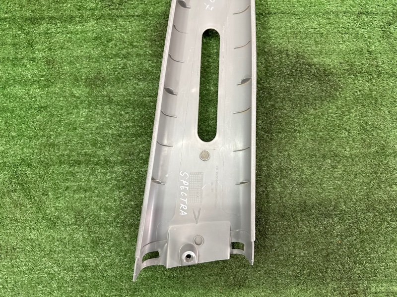 Накладка центральной стойки верхняя Kia Spectra