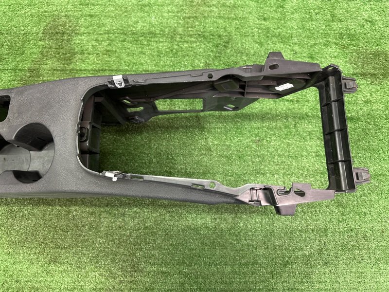 Консоль центральная Opel Astra J