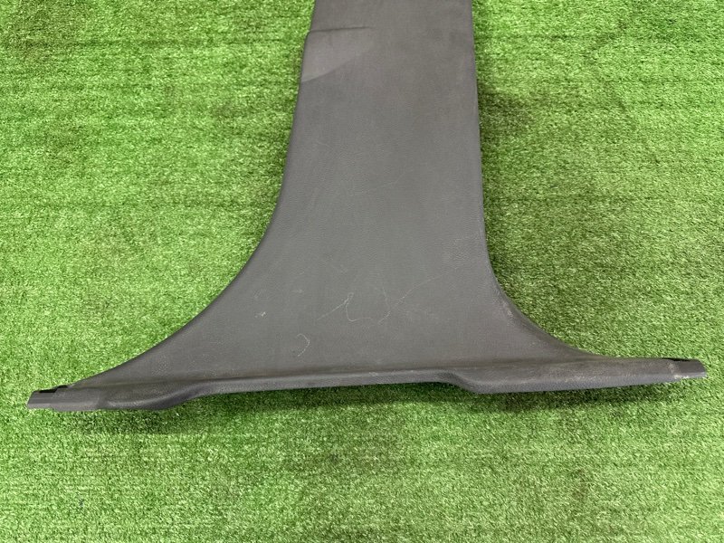 Накладка центральной стойки нижняя Ford Focus 3