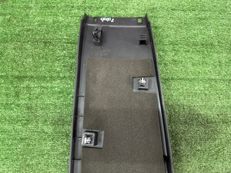 Накладка центральной стойки нижняя Ford Focus 3