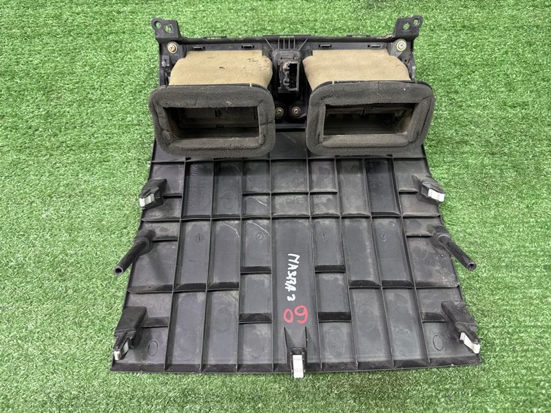 Накладка панели приборов с дефлекторами mazda mazda 3 BK