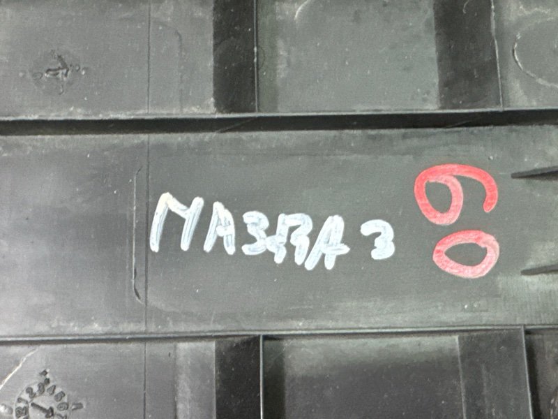 Накладка панели приборов с дефлекторами mazda mazda 3 BK