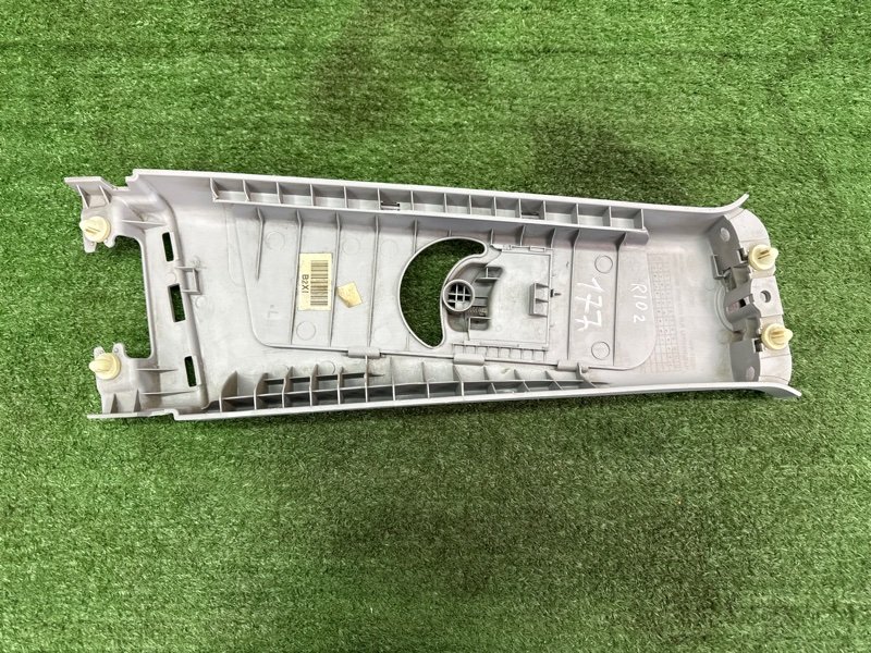 Накладка центральной стойки верхняя Kia Rio 2