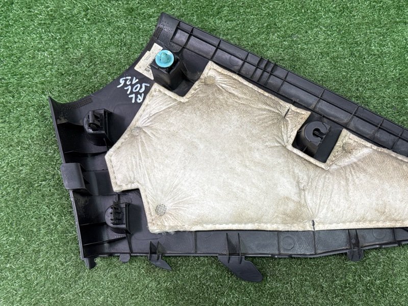 Накладка стойки кузова Hyundai Solaris 1 2013 RB