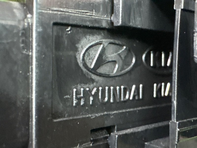 Кнопка аварийной сигнализации Hyundai Solaris 1 2013 RB