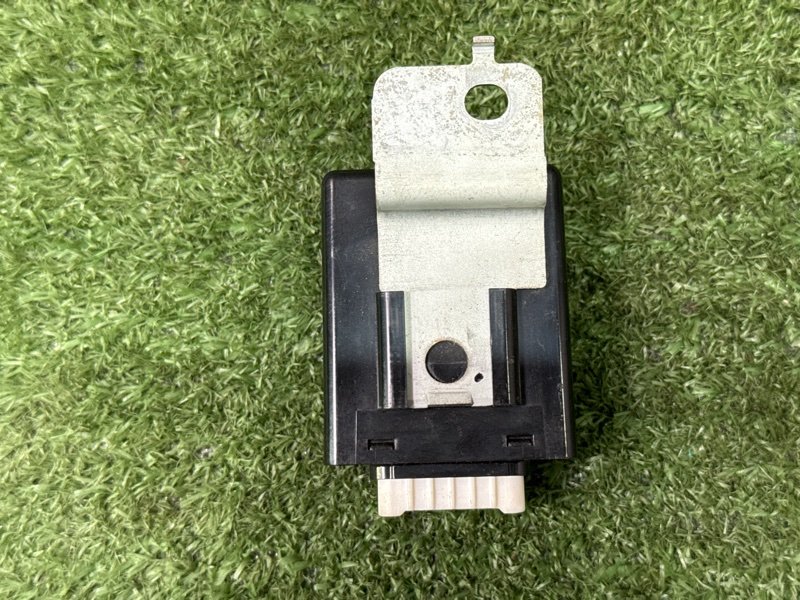 Реле указателей поворотов Hyundai Solaris 1 2013 RB