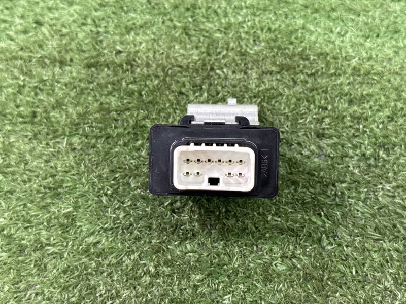 Реле указателей поворотов Hyundai Solaris 1 2013 RB