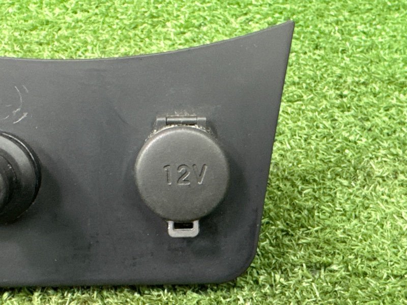 Панель с прикуривателем и розеткой Hyundai Solaris 1 2013 RB