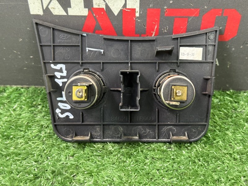 Панель с прикуривателем и розеткой Hyundai Solaris 1 2013 RB