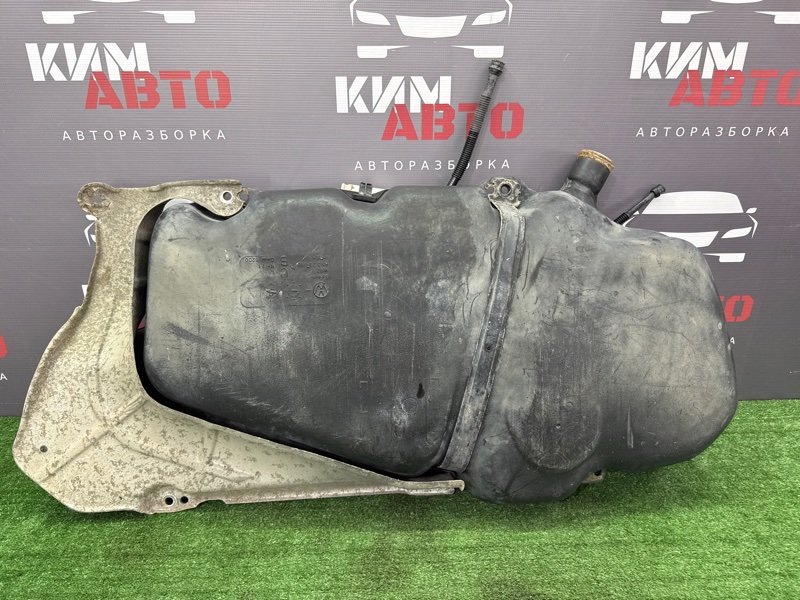 Бензобакбак топливный Volkswagen Polo 3