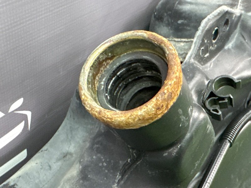 Бензобакбак топливный Volkswagen Polo 3