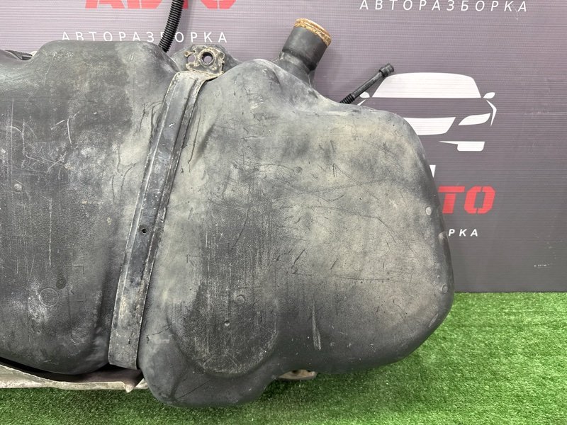 Бензобакбак топливный Volkswagen Polo 3