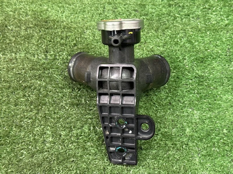 Горловина радиатора с крышкой Hyundai Solaris 1 2013 RB