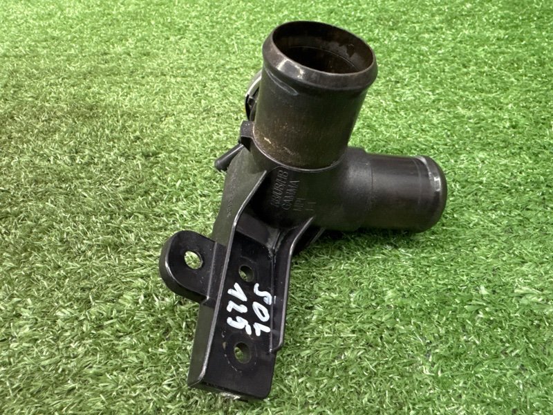 Горловина радиатора с крышкой Hyundai Solaris 1 2013 RB