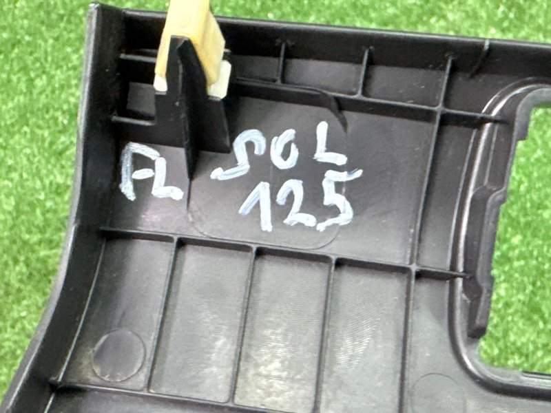 Накладка торпедо нижняя левая Hyundai Solaris 1 2013 RB