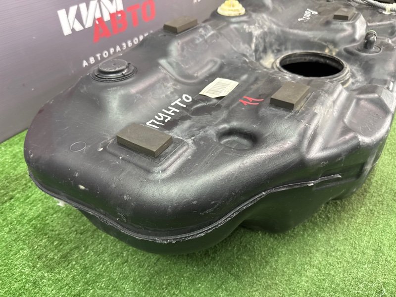 Бензобакбак топливный Fiat Punto