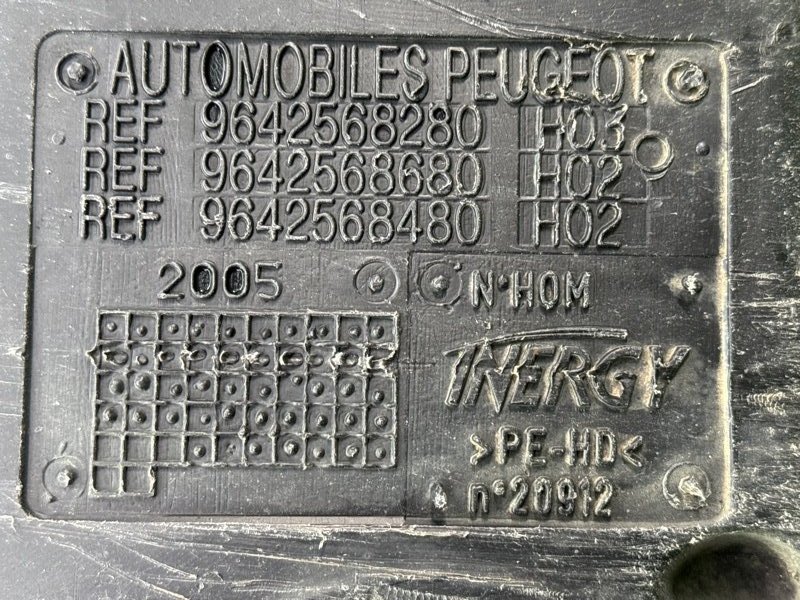 Бензобакбак топливный Peugeot 206