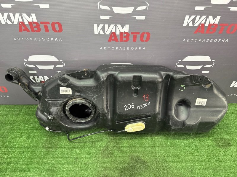 Бензобакбак топливный Peugeot 206