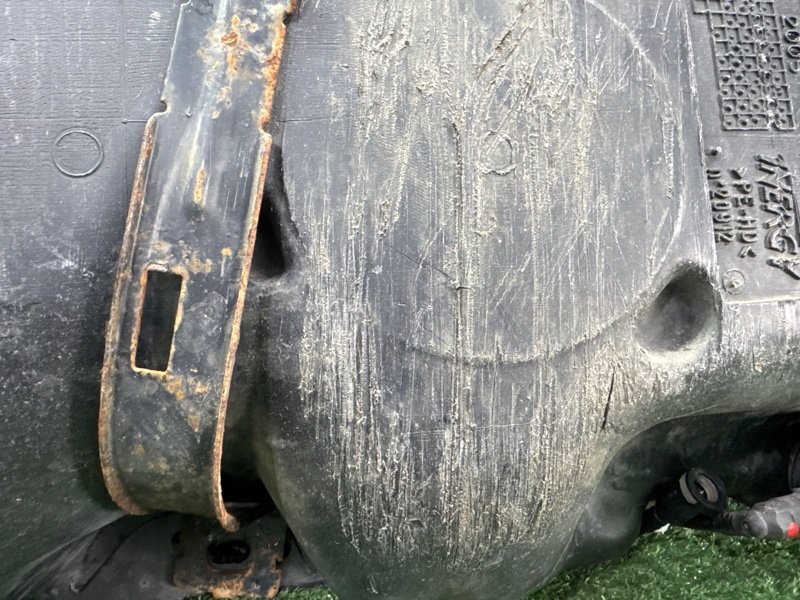 Бензобакбак топливный Peugeot 206