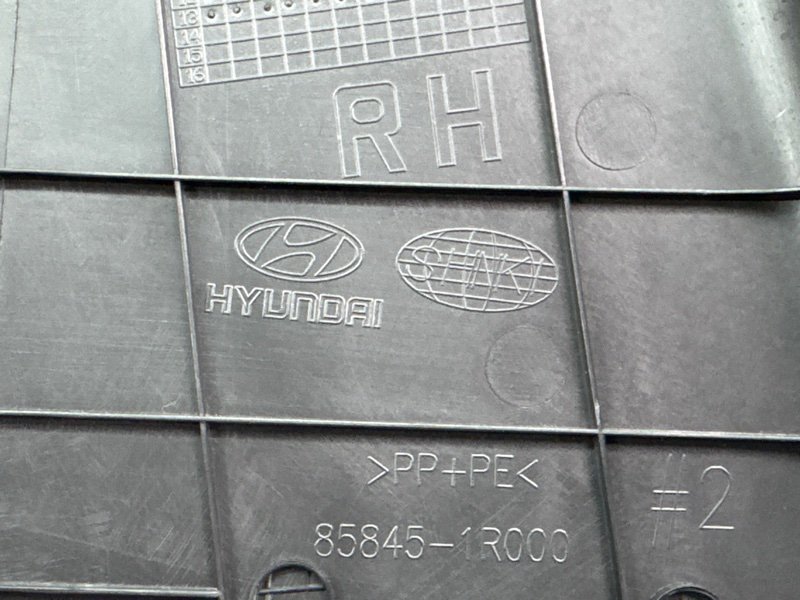 Накладка центральной стойки нижняя Hyundai Solaris 1 2013 RB