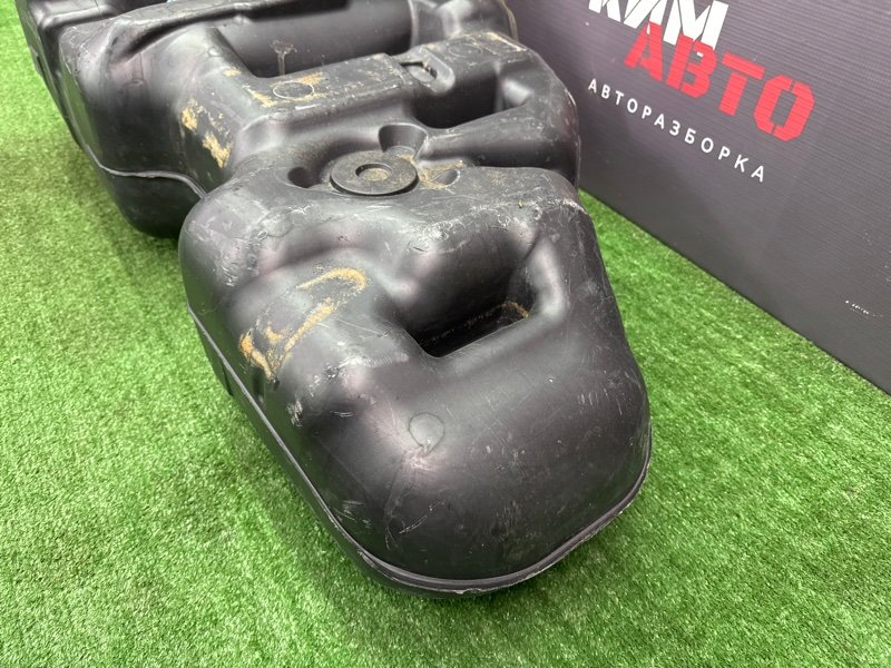 Бензобакбак топливный Toyota Land Cruiser 200