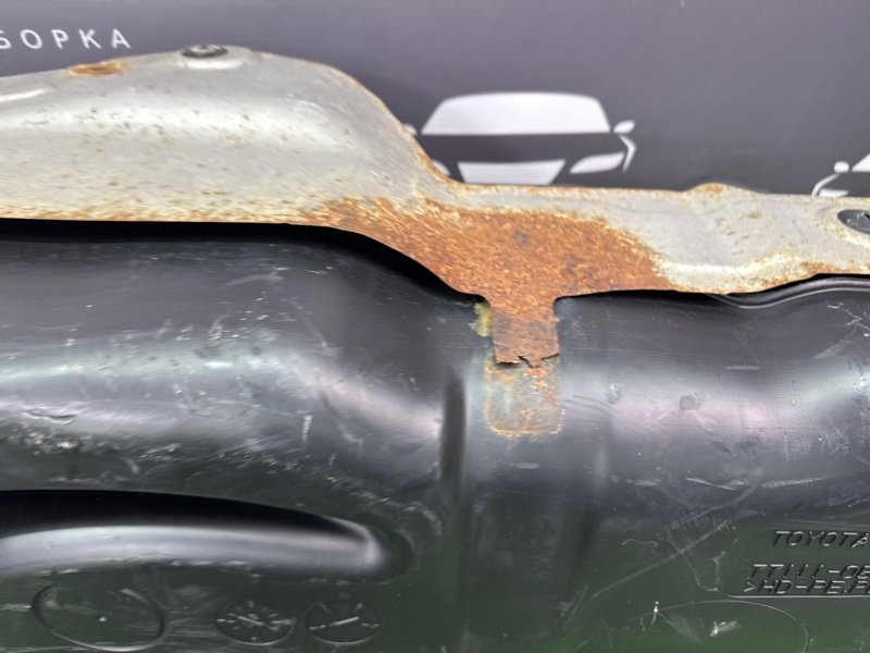 Бензобакбак топливный Toyota Land Cruiser 200