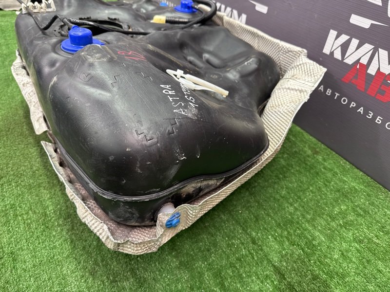 Бензобакбак топливный Opel Astra J