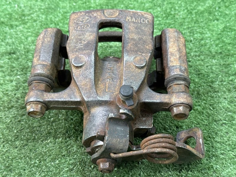 Суппорт тормозной Hyundai Solaris 1 2013 RB