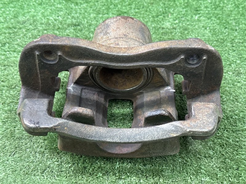 Суппорт тормозной Hyundai Solaris 1 2013 RB