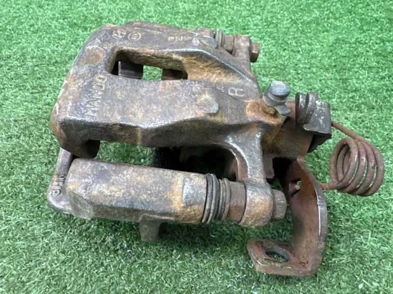 Суппорт тормозной Hyundai Solaris 1 2013 RB