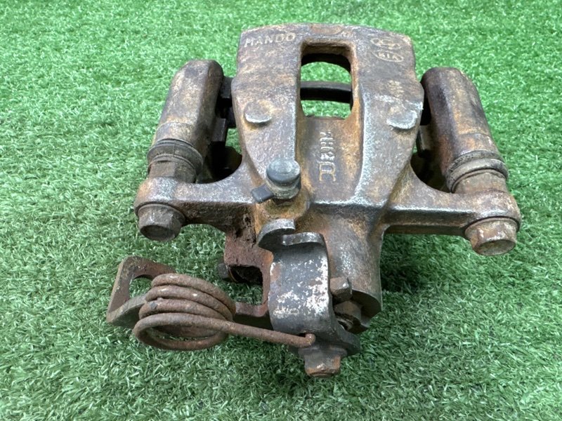 Суппорт тормозной Hyundai Solaris 1 2013 RB