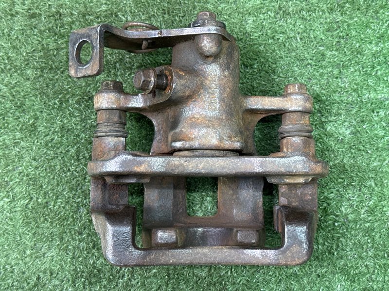 Суппорт тормозной Hyundai Solaris 1 2013 RB