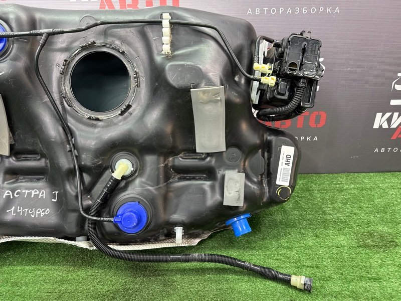 Бензобакбак топливный Opel Astra J